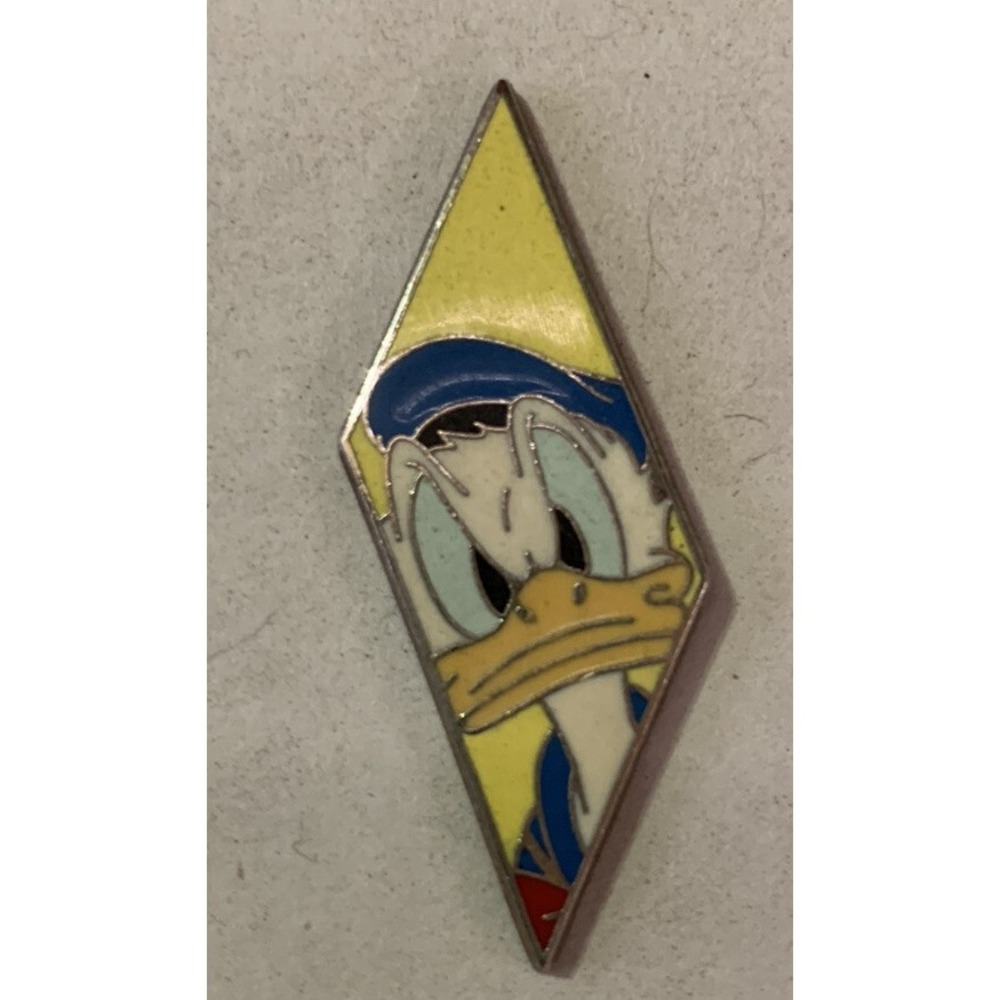 DISNEY WDW 2008 TANGRAM PIN DONALD DUCK PUZZLE PIN
